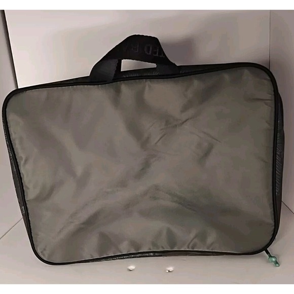 Ted‎ Baker London Charcoal Gray Toiletry Travel Bag Towel Wash Cloth Nylon 13x10 - Picture 3 of 8